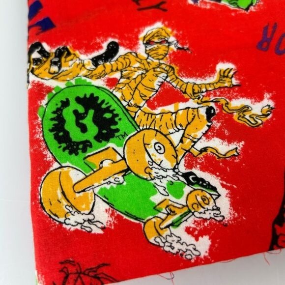 Goosebumps Vintage Fabric 1997 Parachute Press Read if you Dare Mummy Curly 52” - Picture 4 of 10